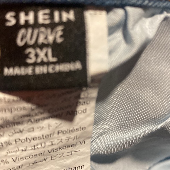 Shein ladies jean shorts size 3 x - Picture 3 of 3